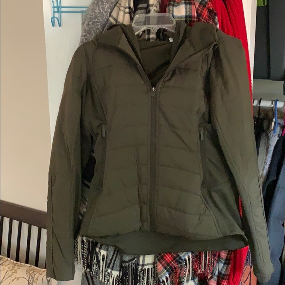 Lululemon Another Mile Jacket, size 6